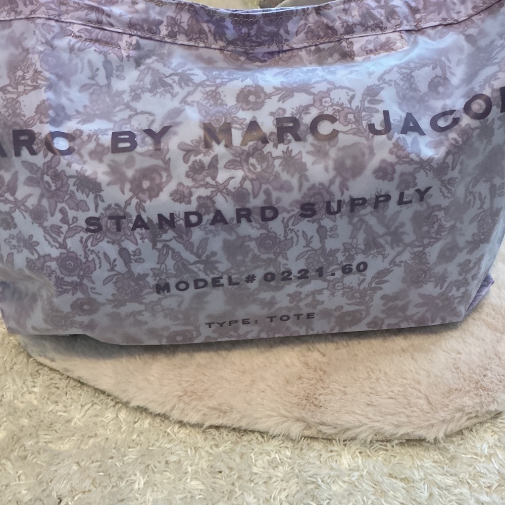 MARC BY MARC JACOBS STANDARD SUPPLY TOTE 21x14 inches - Picture 4 of 5